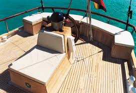 Beagel deck view